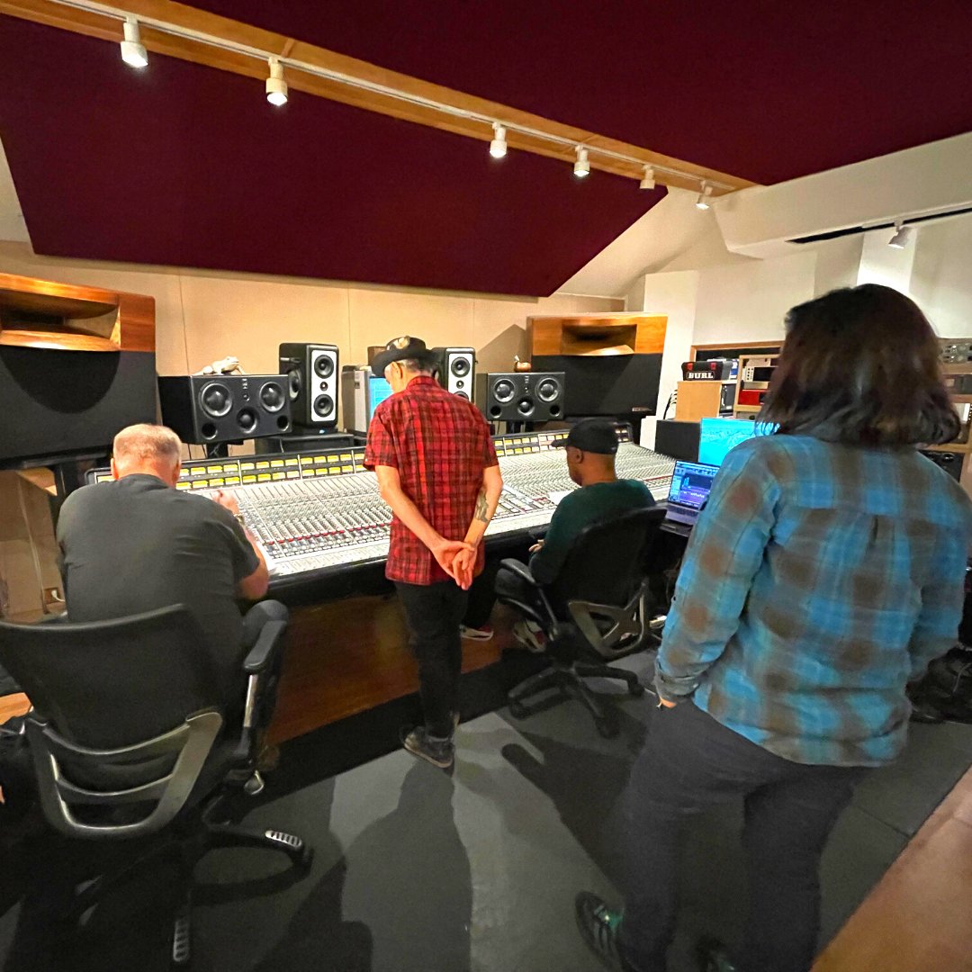 This #ValentinesDay we are showing love and appreciation for music! Drop a ❤️ below to show some love👇