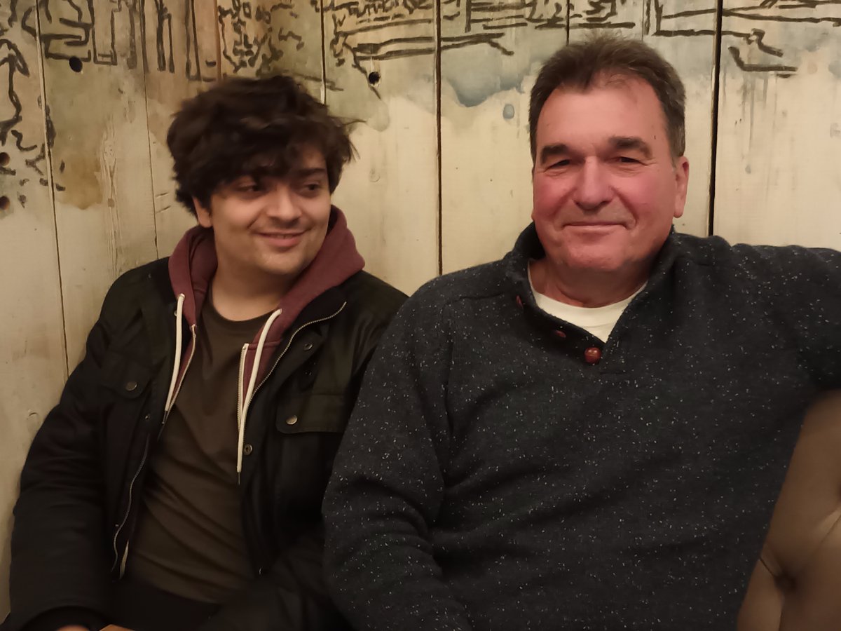 SurreyCareTrust's tweet photo. Mentoring is a simple, yet effective way of helping someone to cope better when life gets difficult. A listening ear, an impartial opinion and an open mind are all the qualities you need to become a volunteer mentor. We have new courses starting regularly across Surrey. https://t.co/FNHB1Pjxii