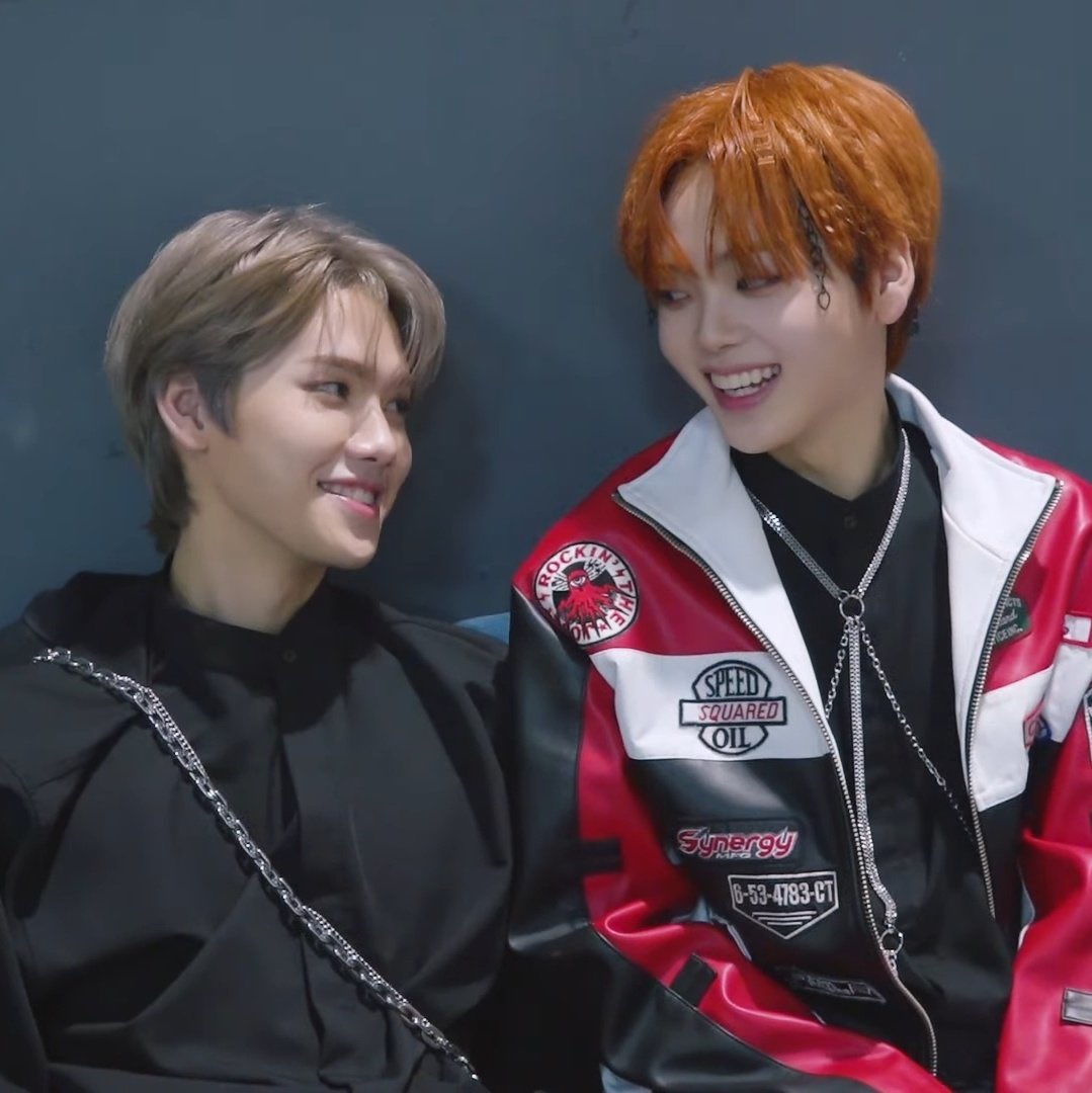 minheedaily's tweet photo. Get yourself someone that looks at you the way minhee looks at his members… https://t.co/kCNYp9SOaN