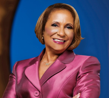 good_sweetie's tweet photo. #BlackHistoryMonth 
Cathy Hughes...Founder &amp; Chairperson, Urban One, Inc. A dynamic, Media Pioneer who demonstrates the power of one...#1Woman #1Vision #1Company = #UrbanOne, formerly known as Radio One. A Multi-Media Conglomerate. 
#BlackExcellence 👑 https://t.co/IaIRgcl1FZ