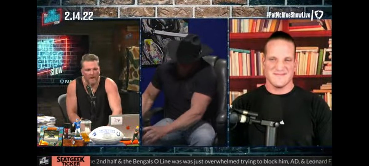 TeddyRocksRap's tweet photo. #PMSCashAppendofseasonwrapup @Cashapp tag: $gramcracker1659 This is my favorite moment. Brock just being Brock. So great. He is secretly the funniest guy in WWE. https://t.co/2S9PqgIdau