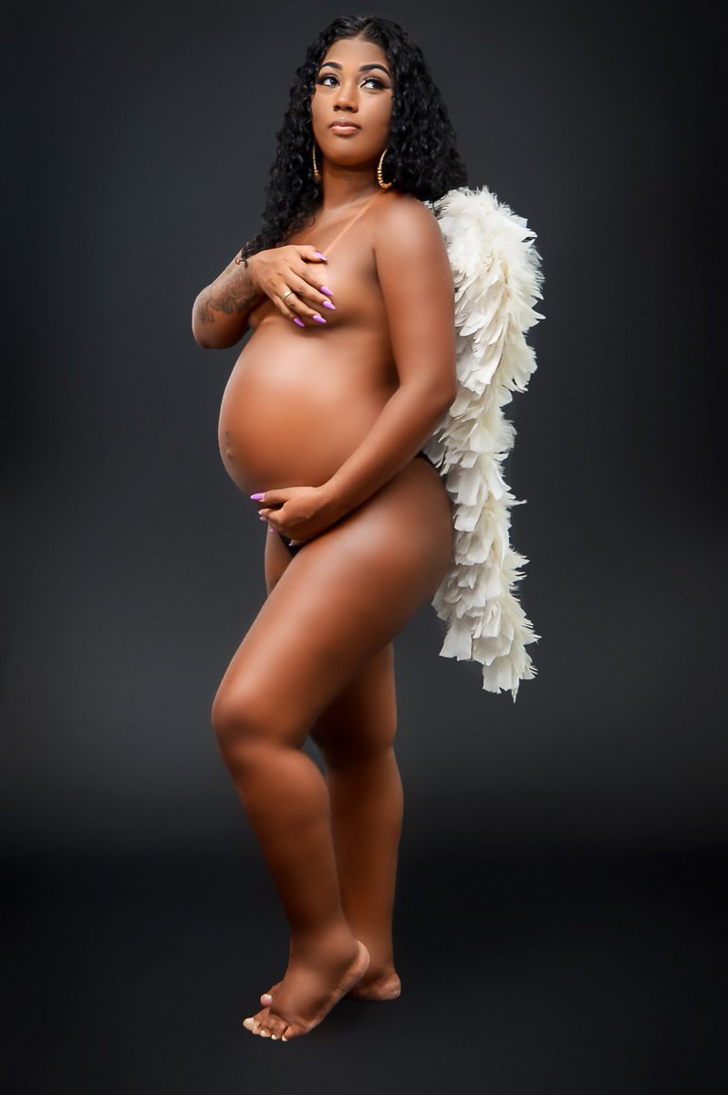 Estou fazendo de tudo para segurar a ansiedade, mas quanto mais o tempo passa, mais eu quero te conhecer. 🤰🏾💙👣🥰