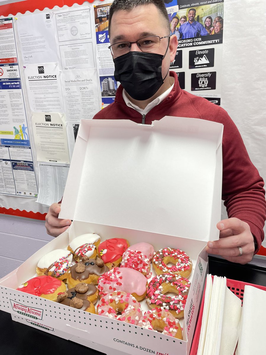 ItsMsHilbert's tweet photo. @bradyharrison14 and I hit the classrooms this morning to deliver some morning goodies to our staff! They work so work hard for our students! #ReynProud #WRJHProud https://t.co/Lk42IiWRoB