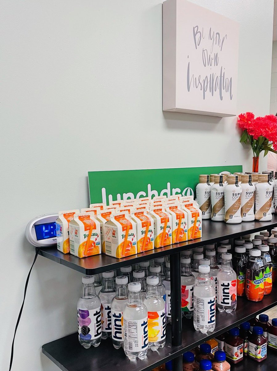 OliveChapelElem's tweet photo. Have we mentioned that we have the BEST PTA ever?! Thank you for making our staff feel so loved this morning! @ErinKelleyMay @Coach_Arce @BeverlyLSmith1 @OcePta #ourptaisthebest #soappreciative https://t.co/lxHFgQIczl