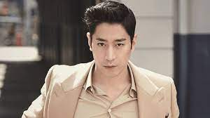 Natamarsol's tweet photo. #EricMun o simplemenet #Eric pertenece al grupo #Shinwha así que es otro de los idols precursores en la actuación
Famoso por la clásica #QueSeraSera y con una gran variedad de series #AnotherMissOh #StrongestChilWoo #DiscoveryOfRomance #EccentricChefMoon #TheSpiesWhoLovedMe https://t.co/ZzPYQsJh3R