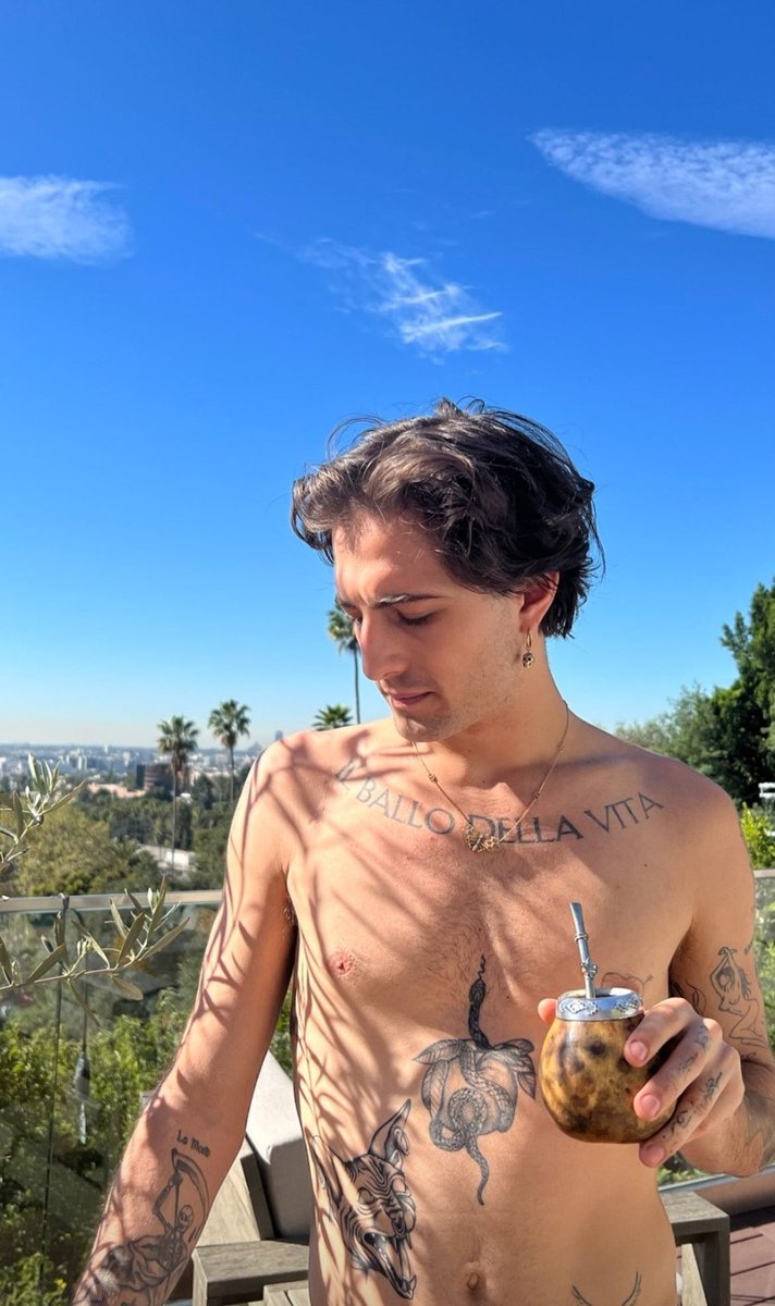 COSMICDAMIANO's tweet image. I JUST WANNA THANK GOD