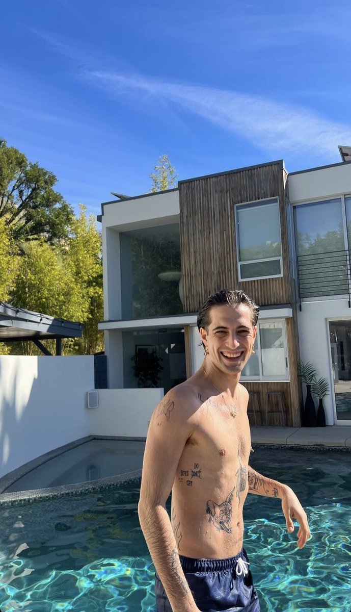 COSMICDAMIANO's tweet image. I JUST WANNA THANK GOD