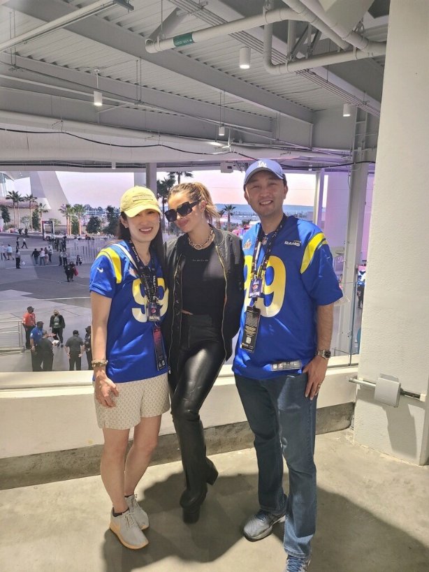 AmericanCancer's tweet photo. Our Super Bowl Sweepstakes winners and #Rams fans Howard &amp; Angela Kim enjoyed an amazing game and they got to meet @whoisaddison there! The Sweepstakes won $100,000+ for the fight against cancer.💪 https://t.co/WcFI9GXHop