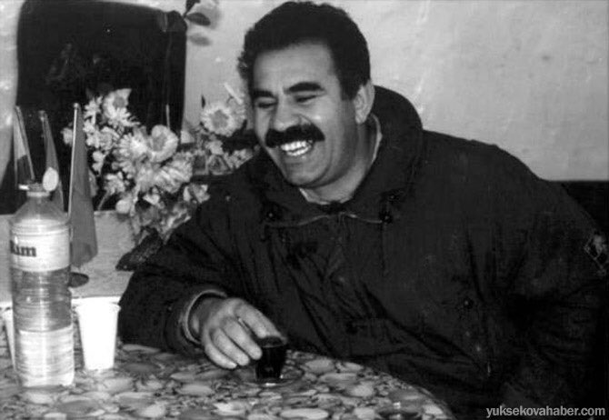 15.02.1999 - Roja reş

Seit 23 Jahren ist der kurdische Repräsentant Abdullah Öcalan inhaftiert. Wir fordern seine Freilassung. Denn seine Freiheit bedeutet Frieden in der Türkei und Kurdistan!

#FreeOcalanNow