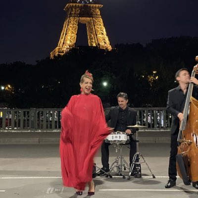 Hélène in Paris tweet media