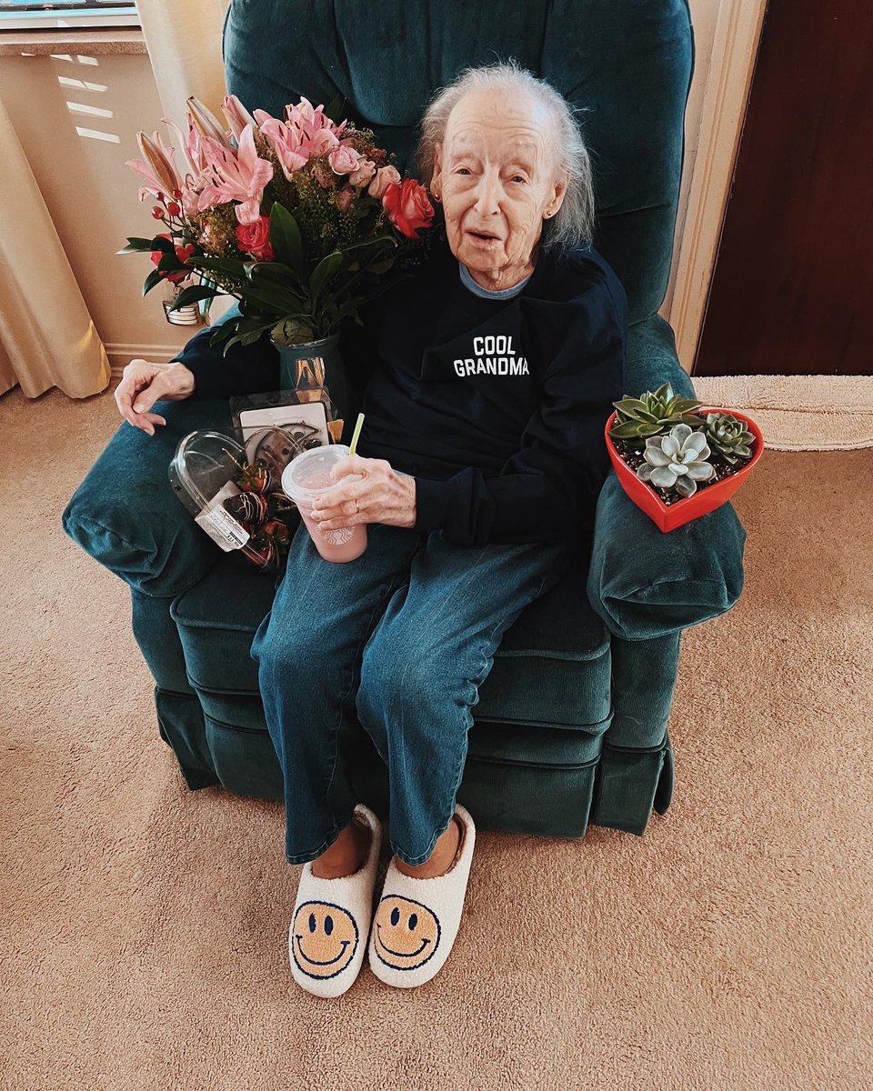 jflothe7th's tweet photo. Back at it again with the cute Valentine’s Day pics of Gam❤️ https://t.co/NI8VVJ2rpK