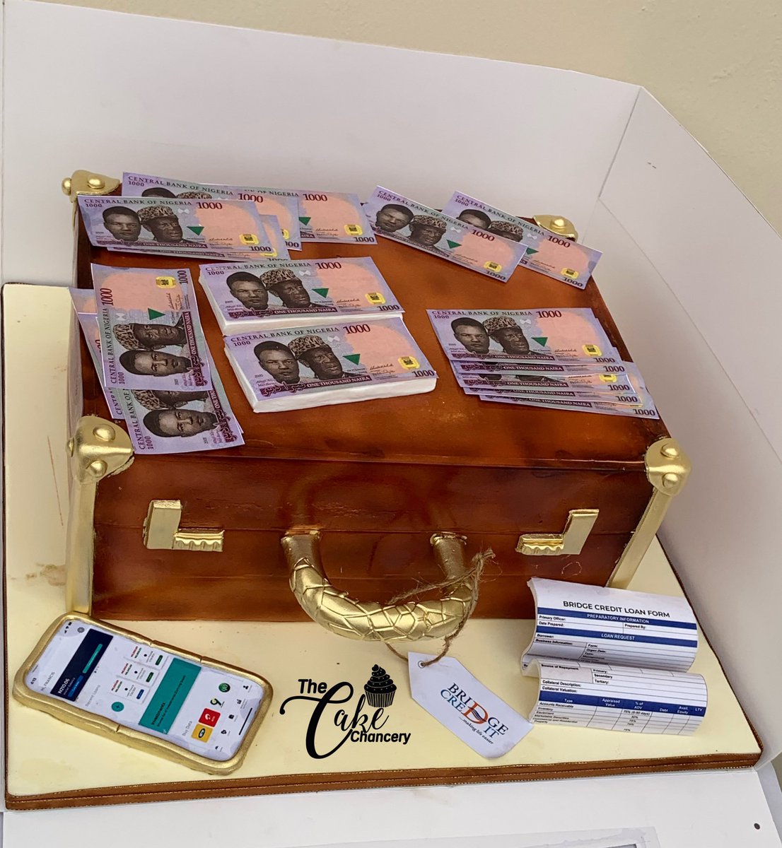 TheCakeChancery's tweet photo. Dash my cake 200 Retweets before I go to bed please ☺️☺️☺️… https://t.co/W0iiU9KYz3