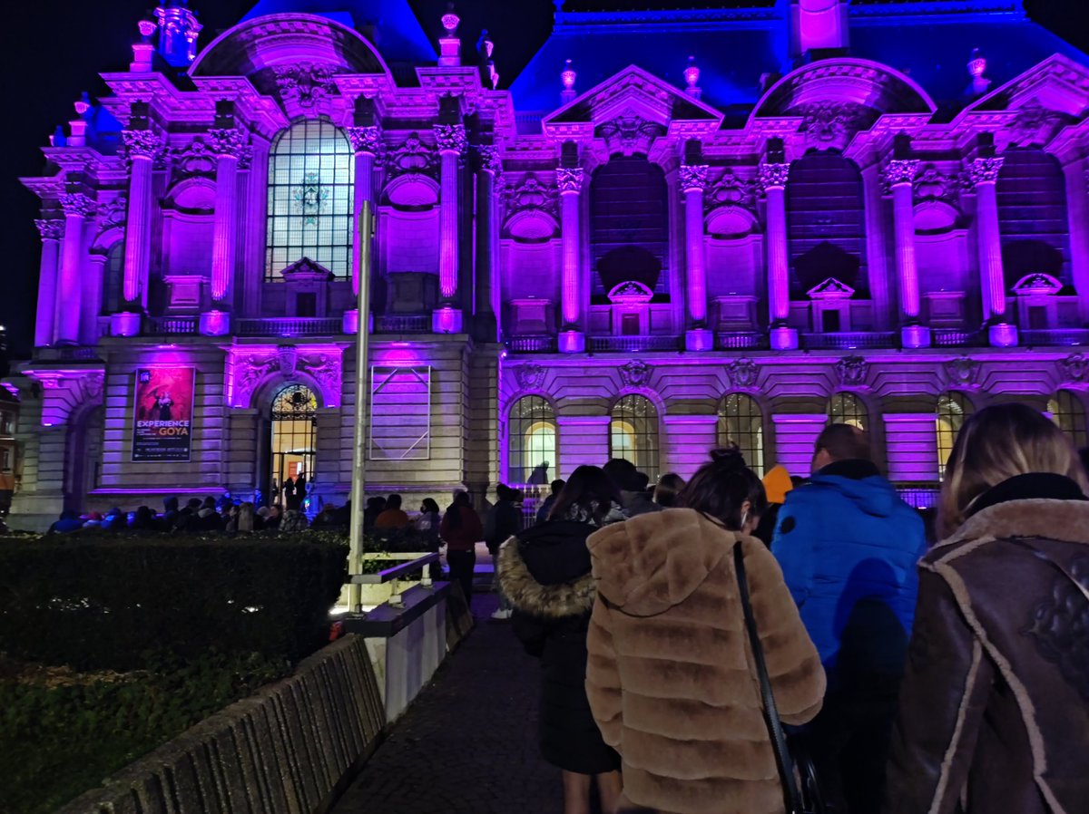 NSedou's tweet photo. Encore beaucoup de monde il y 10 minutes pour entrer au @PBALille et les personnes continuaint d'arriver. 🖤 #EXPERIENCEGOYA https://t.co/jjSK0Lv541
