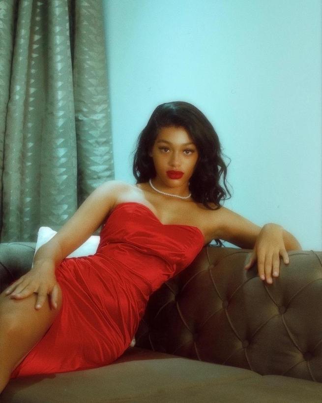 fizzlegm's tweet photo. Happy Valentines Day from the gorgeous @imanisallah
#fizzleent #Imani #love #music https://t.co/BzLHPVU6t1