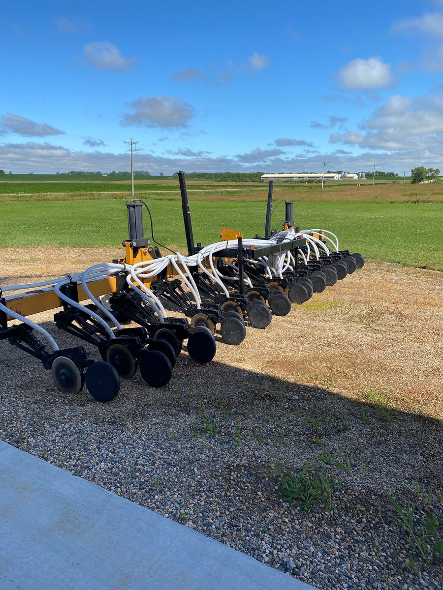 Selling my cover crop innerseeder bar w/ rebuilt valmar box.  Ground drive.  Meant to put together last winter but box came in late and seed business has me so busy don’t have time.  DM or shoot me a call/text 605-956-1389.