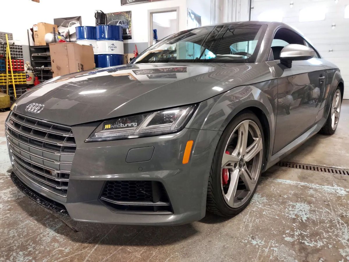 KMDTuning's tweet image. Loaded up a Unitronic Stg 2 ECU/TCU tune on this  Nano Grey Mk3 TT-S. This one had some awesome details, like a forged carbon front lip in perfect contrast to the nano grey paint.
.
.
.
#KMDtuning #Unitronic #GetUnitronic #mk3tts #auditts #quattro #mqb #nanogrey #saddlebrooknj