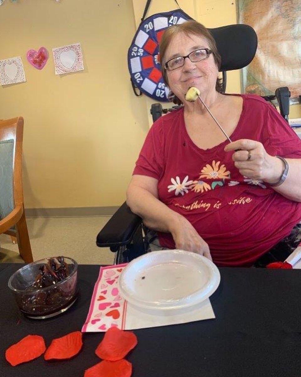 simcoecounty's tweet photo. Roses are red, violets are blue, this #ValentinesDay, #SunsetManor sends best wishes to you!
Throughout the day, residents enjoyed activities including chocolate fondue, a special lunch prepared by the kitchen, games, photobooth & more!
#happyvalentinesday #mysimcoecounty https://t.co/eebfeaDDzs