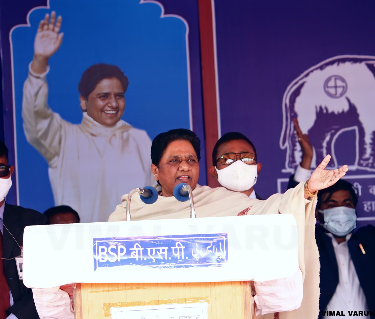 AmbedkarMeena's tweet photo. बहन कुमारी @Mayawati जी की कल  जालौन के उरई में कोविड प्रोटोकाल के तहत सफल चुनावी जनसभा,,
आदरणीय बहन जी ने मंडल के सभी कार्यकर्ताओं व समर्थकों में उत्साह को दोगुना बढ़ाया व बीएसपी को दोबारा सत्ता लाने का वादा किया,
#Vote4BSP
#UPElection2022 https://t.co/MpaH2S8o5N