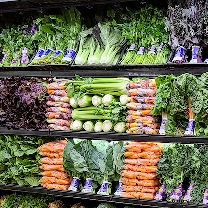 thepacker's tweet photo. PHOTOS! Two #produce #merchandisers provided #suppliers and #retailers #tips to improve #fruit and #vegetable #sales amid all the challenges of space, supplies and #labor at the retail level.
https://t.co/IqIVg0N9r6
#grocery #GOPEX22 @jewelosco @FSProduce
#HappyMonday https://t.co/M4mWSy26fB