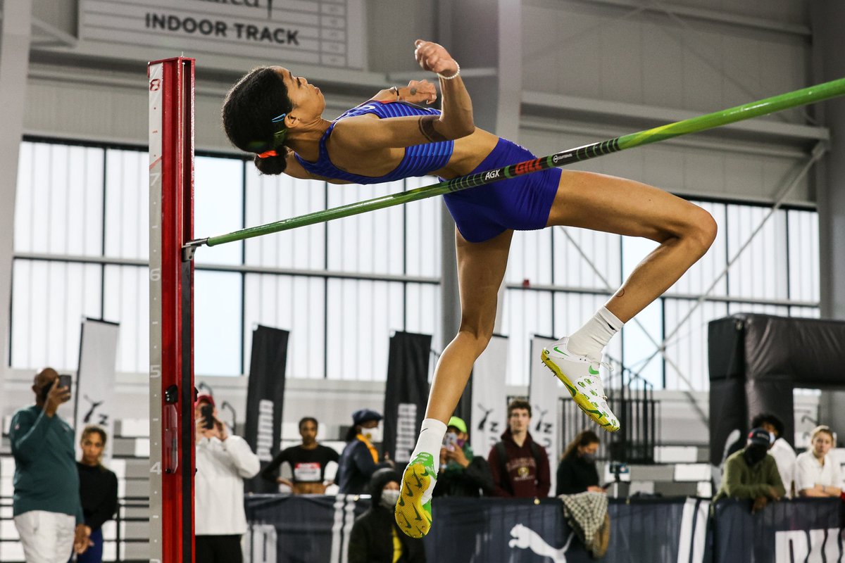 americantrack's tweet photo. With a winning jump of 1.98m, Two-time Olympian Vashti Cunningham cruises over the bar at the @puma Women's High Jump competition at the Eastern Indoors. 🔥 @vashtizzle_ 
#vashti #cunningham #twotime #oly #olympian #jumper #fieldevent #jumping #highjump #highjumpers #won #monday https://t.co/icji1dJgwX