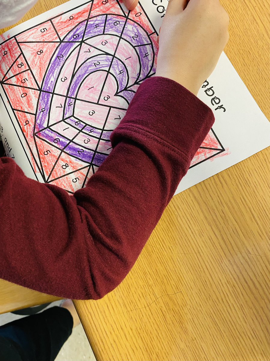MsDiazMichelle's tweet photo. Happy Valentine’s Day from extended day 🥰💓 #NumberID #Counting #FirstGrade https://t.co/fm2hWnwV5D