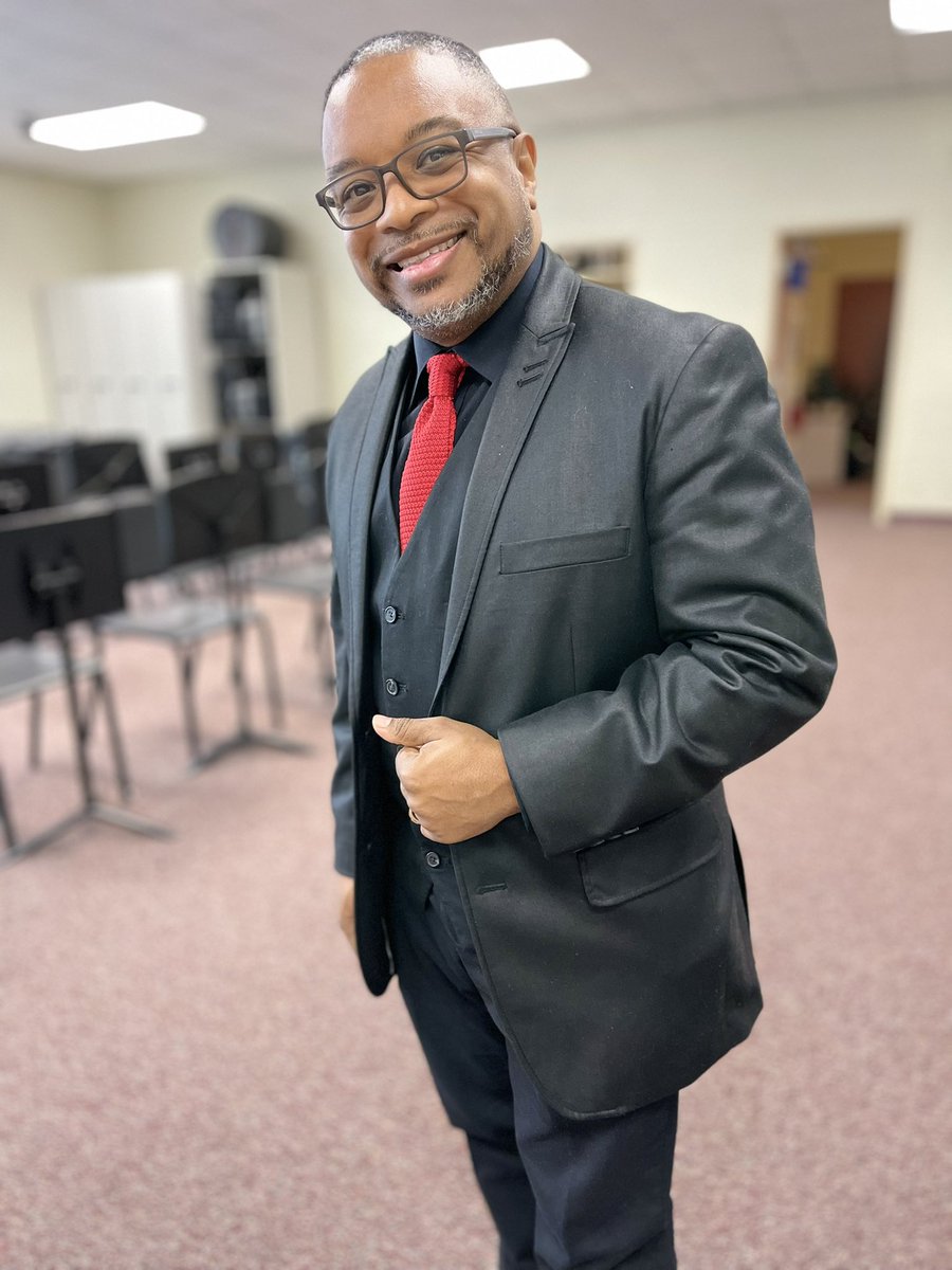 MrCMusicGuy's tweet photo. Today was “Dress to Impress” day at #MXMS. I think I understood the assignment! https://t.co/0iaYNC6gDV