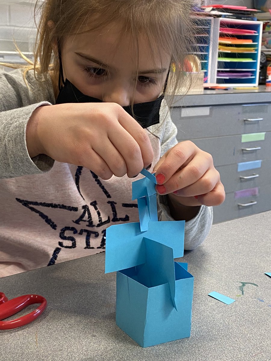 MaryKTapia's tweet photo. #skillbuilder challenge! How might I create the tallest structure possible using only scissors and tag board? #d34inquiry #stretchandexplore #TABchat #WeAreD34 #LyonLearners https://t.co/HOPIMfJdkV