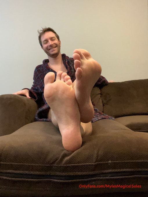 Do you wanna be my Valentine? 😏 https://t.co/jYZiI177V9