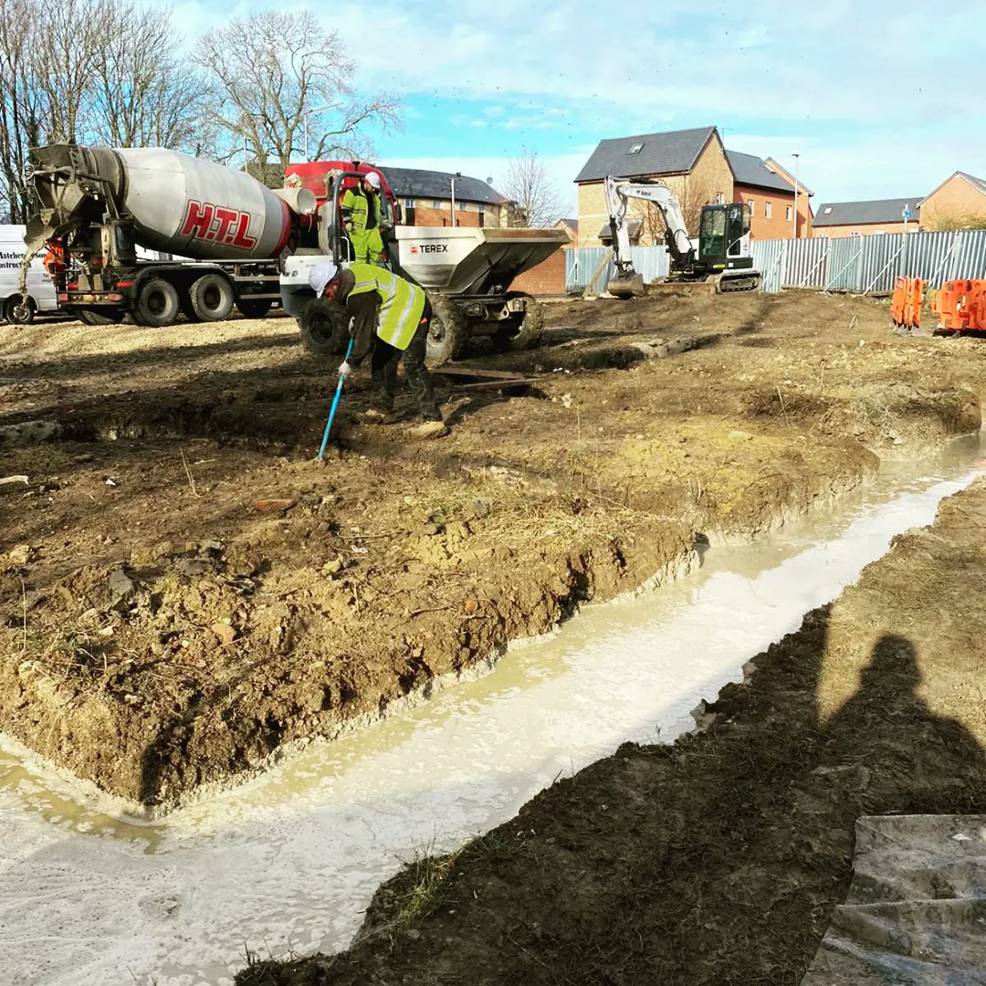 DHatcherBuild's tweet photo. Hitting the ground running! 👍

Bobcat has been busy carving out the trenches for 2 semi-detached properties at Holdingham Sleaford 🏡

Concrete foundations now poured and we are ready to go 👌 https://t.co/MUE1hZoQtl