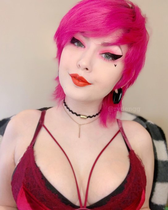happy valentine&rsquo;s day loves!! 💕☺️ https://t.co/EivgekU3kC<a href="/tag/mvsales"class="tags"><span>#mvsales</span></a>