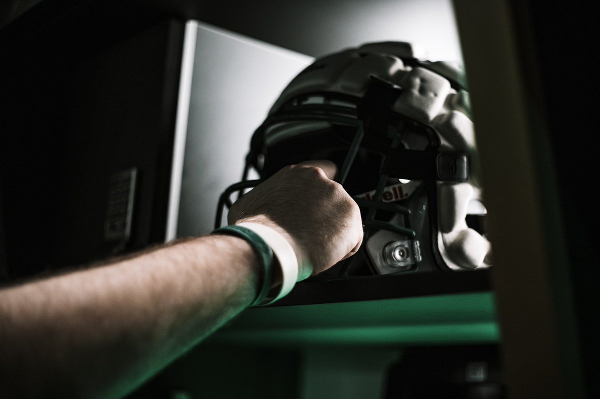CharlotteFTBL's tweet photo. Process, Family, Culture #GoldStandard ⛏

Check out behind the scenes work that goes behind Charlotte Football @CharlotteEquip https://t.co/ZcKaDfSNIk