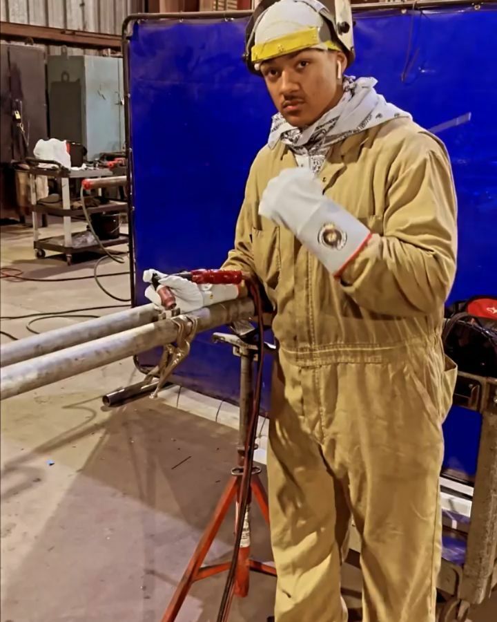Playing with some 2 inch stainless today ⚠️👑🔥 

What do you guys think?
Comment down below 👇🏻

🎥 Reposted from <a href="/kxng/">CAYLEEN</a>.weldz
Check him out and don't forget to drop a ❤️
.
.
👉🏻 Remember to follow us @lwelds
➡️ You can also check our products here at
🌐 w… instagr.am/p/CZ-L1H4h64I/
