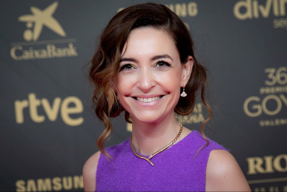 La productora que dirijo se llama <a href="/moradafilms/">Morada Films</a> y no es por el color.
Elegí el nombre por REFUGIO / CASA algo q le falta a millones, repito millones de personas n todo el mundo y sobre lo que van mis películas. Por cierto, todas ellas de No Ficción #CineDocumental 
#36PremiosGoya