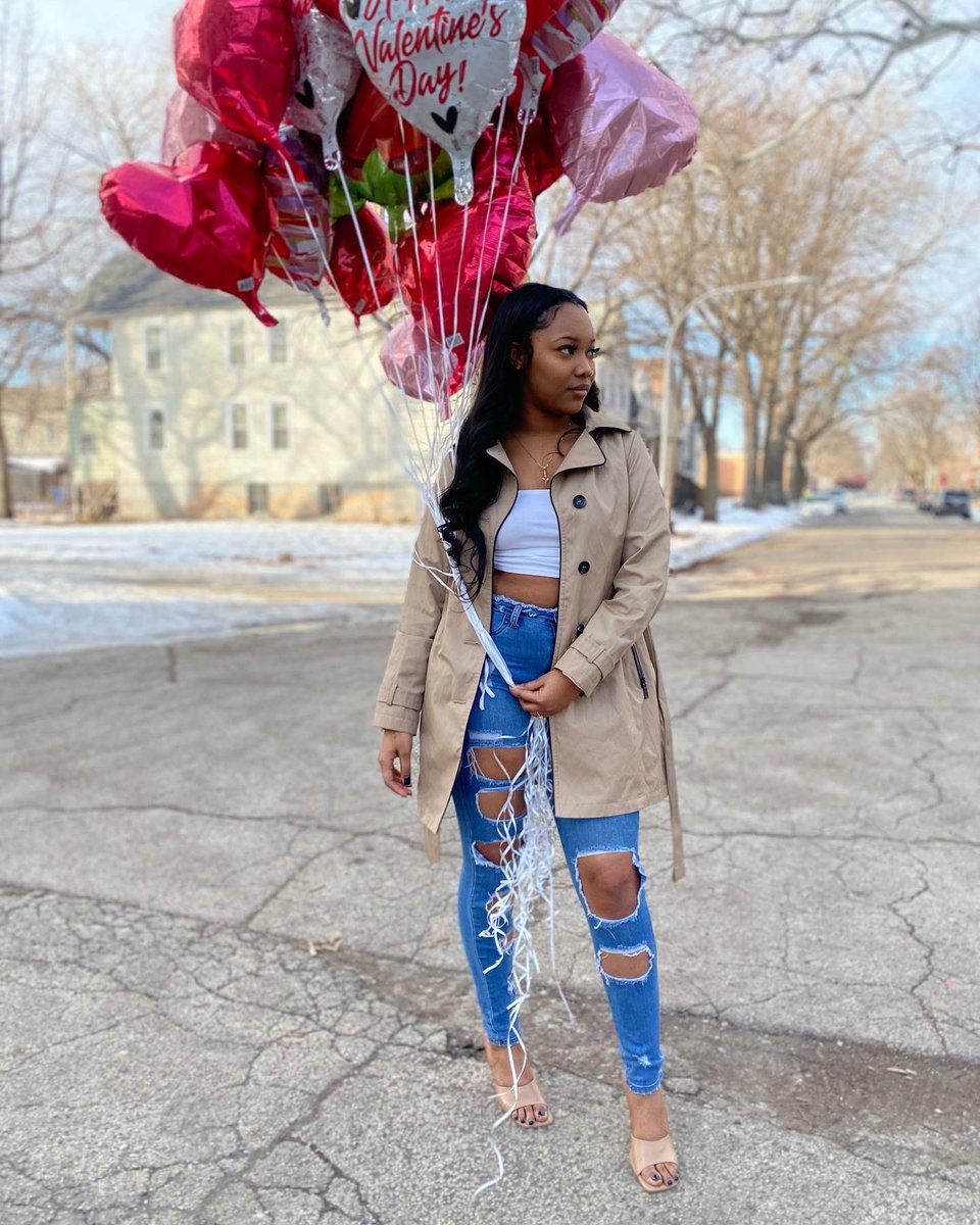 OfficiallyArii_'s tweet photo. Gimme A Kiss 💋 
#ValentinesDay https://t.co/yADr5u2LrX