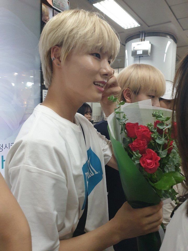 wonhyukcafe's tweet photo. https://t.co/CNYormdrvl