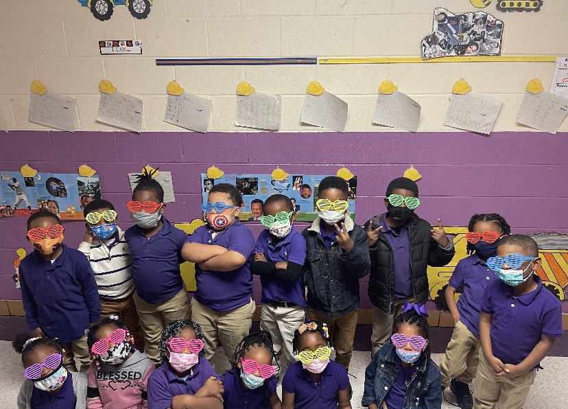 SneaAlcorn's tweet photo. Ms. Wright and the sweetest little hearts in her Pre-Kindergarten class 🤍 @dayjasiawright #BraveEducators https://t.co/4ONyBYSXAy
