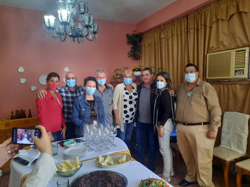 LiliamPinar's tweet photo. En el día del amor y la amistad marco propicio para compartir con un amigo compañero esposo hijo y padre su equipo de trabajo le desea éxitos en su nueva tarea.
#DiaDelAmorYlaAmistad https://t.co/dRhv1ugthn