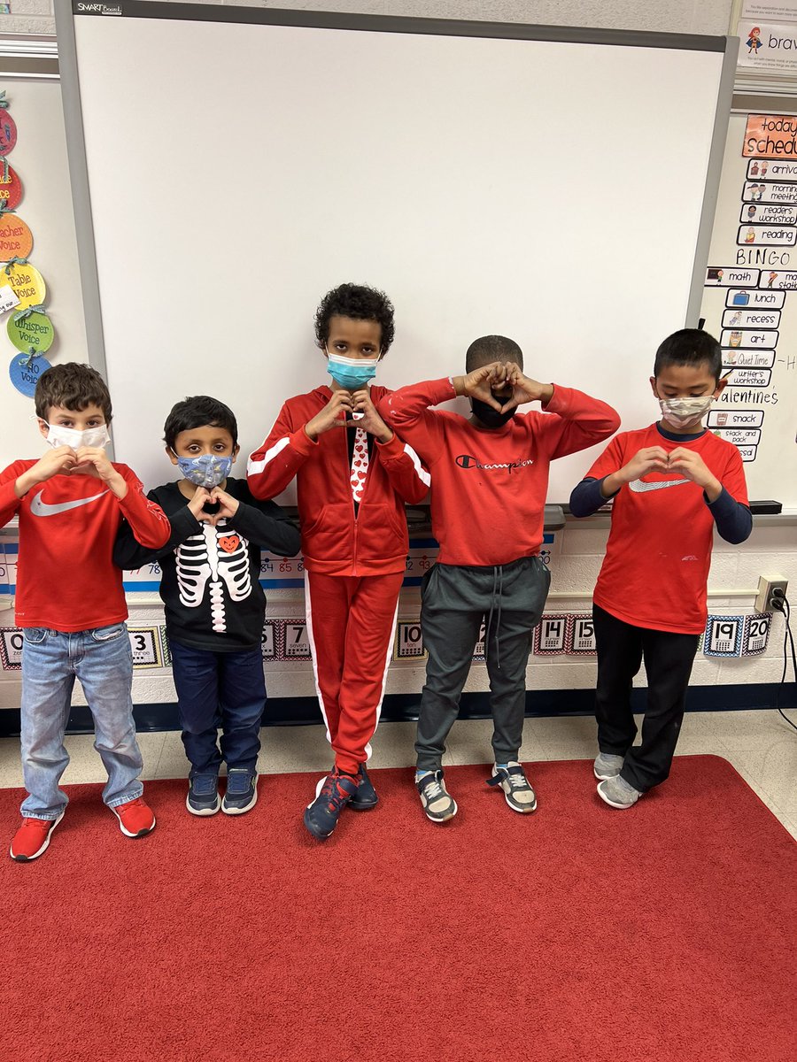 MsWilson_FHES's tweet photo. Happy Valentine’s Day! ❤️ #fhhighlights https://t.co/b6eBHfZWDe