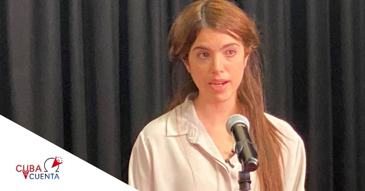 Carolina Barrero, historiadora del arte y activista cubana forzada a exiliarse por el régimen cubano, aprovechó la cobertura mediática ofrecida en España para llamar la atención sobre los juicios contra los manifestantes del #11J. 1/2 #Cuba #SOSCuba