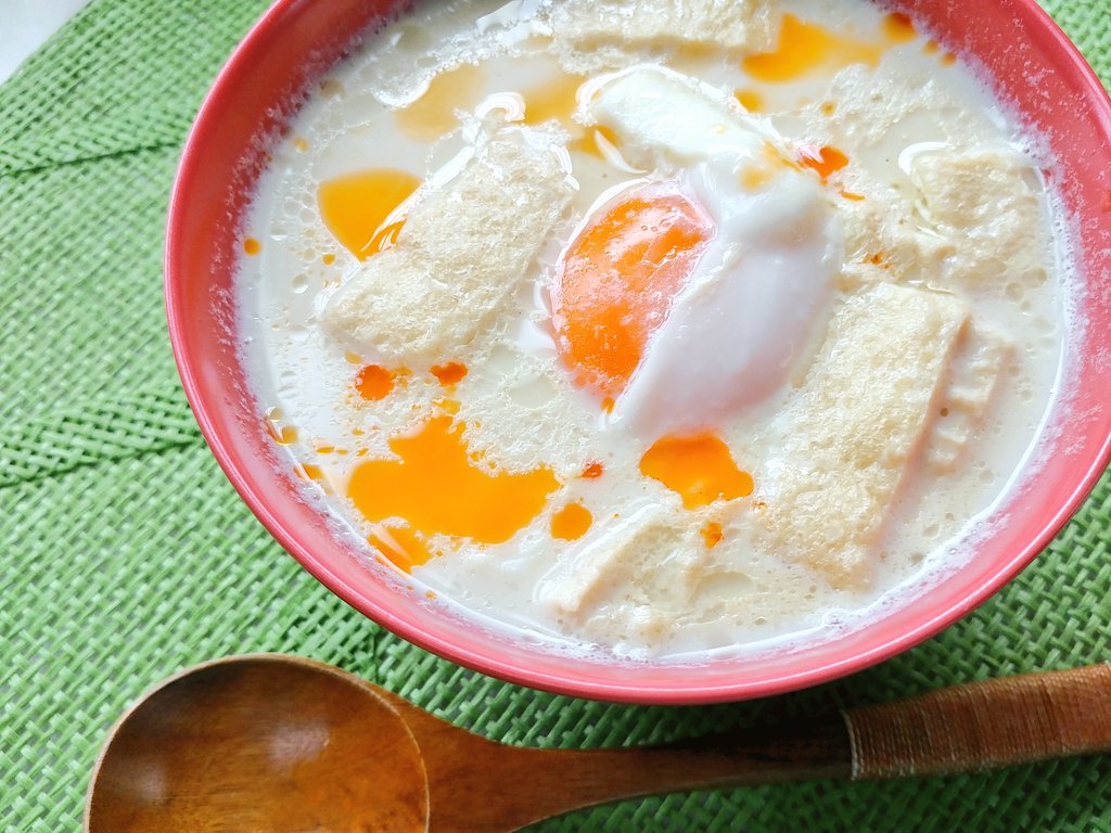 朝にお昼に🥚✨
お豆腐と卵が入ってボリューミーなのにササッと作れるあったか豆乳スープ🥣✨

目がなかなか醒めないときは、お腹を温めてゆっくり目を醒しましょ〜 