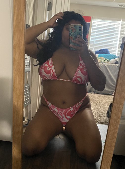 1 pic. Happy V Day https://t.co/jmHtcmXmao