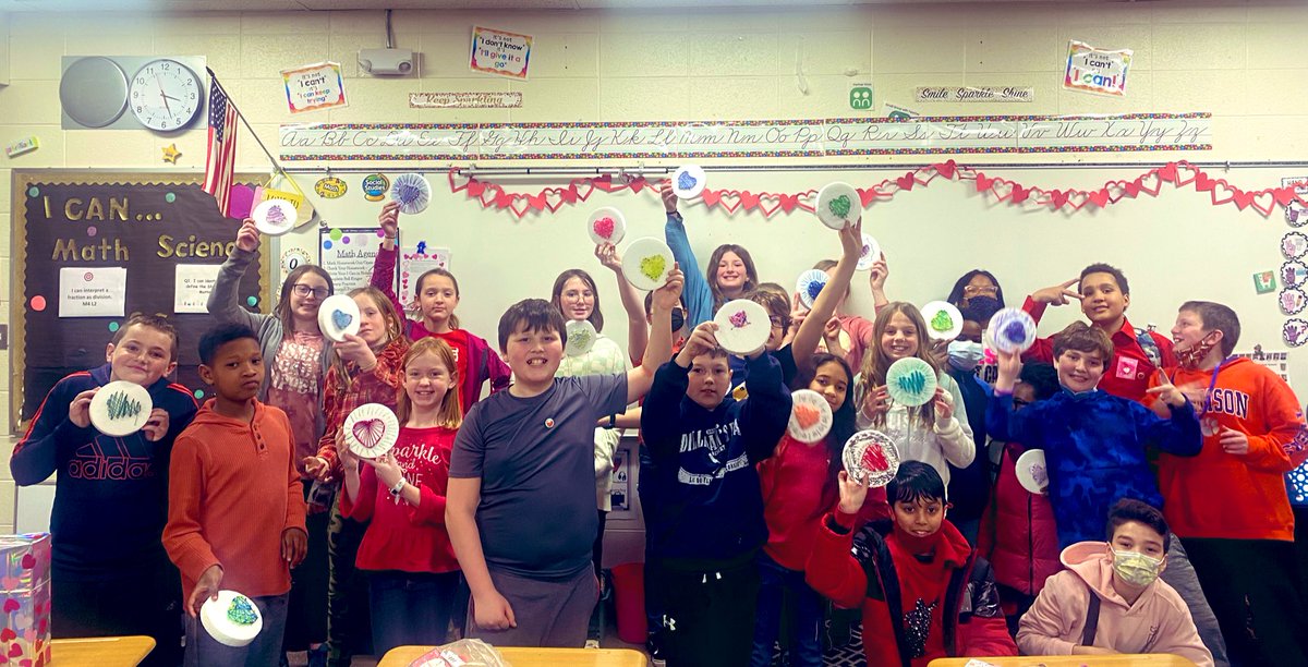 MissCaraG's tweet photo. Happy Valentine’s Day 2022 ❤️ We loved making our heart string art! #157cLoves @Chelsea_Tigers https://t.co/m1pfcRr6ME