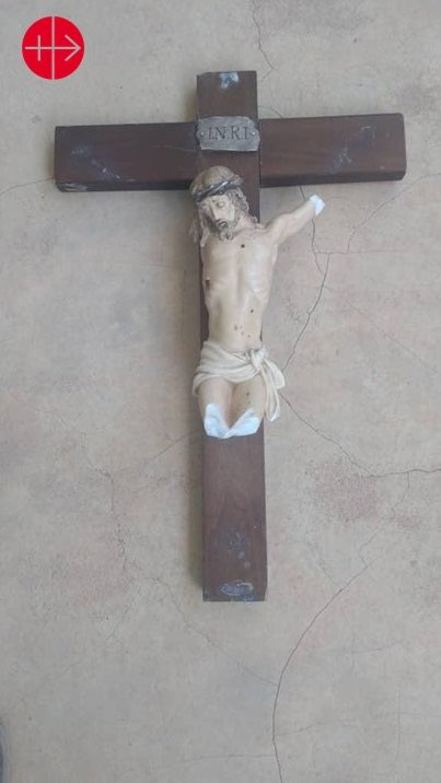 ACNMex's tweet photo. El fin de semana se registró un atentado contra el seminario de San Kisito, en #BurkinaFaso. Hombres armados quemaron, destruyeron dormitorios y golpearon un crucifijo. La persecución religiosa no es invisible. ¡#ACN no abandonará a estos seminaristas! https://t.co/OjIAfMs2KQ
