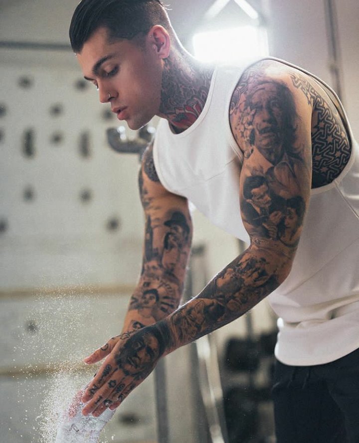 Que guapo es, dios 🤤🤤