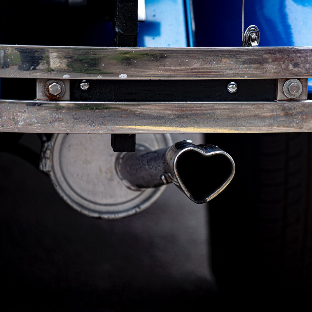 Mechanic_DutyCB's tweet photo. Happy Valentine's Day, #Florida. We love what we do here at #MechanicOnDutyCB, and we hope you do, too. https://t.co/mVAOBgBWDQ