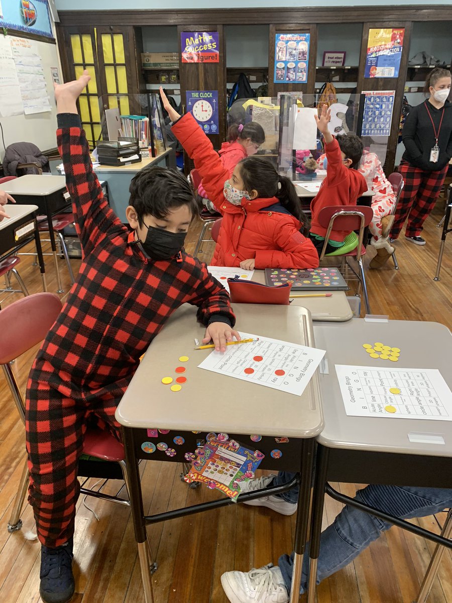 ItzitlD's tweet image. Reviewing for our math test with some Geometry Bingo #WeeLoveMath @cdanchken