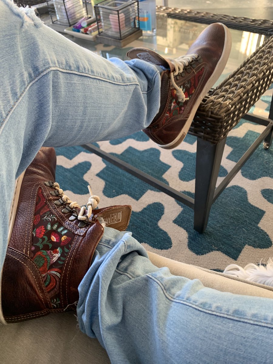 RodriguezSpeaks's tweet photo. ⁦@InkkasWorldwear⁩ Was out at a TJMAXX wearing my roosters at sold two pairs at to woman in her 70s on the hunt for stylish comfortable shoes who was delighted that they also have a cause 🙌🏼 https://t.co/7btPO1VMZM