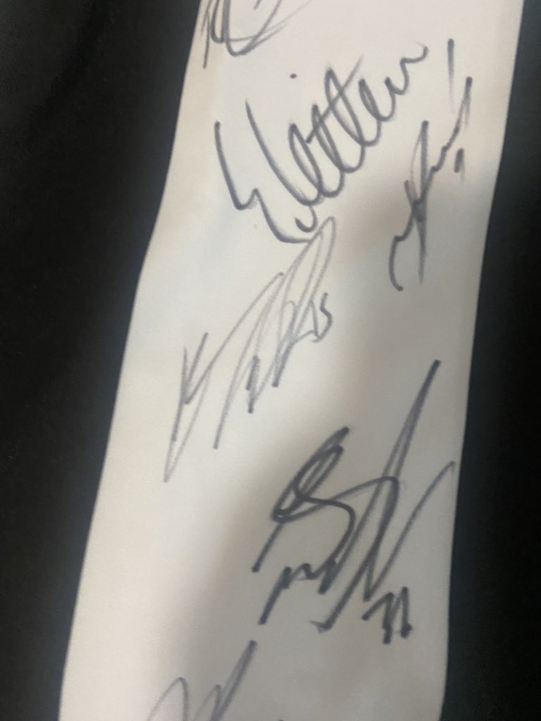 brNUFCey's tweet photo. Unreal present I got this weekend! My cousins boyfriend got me a personalised signed top by the whole team with the new players signing it too! Best present I’ve ever had #NUFC @NUFC https://t.co/NZDt0ort7y