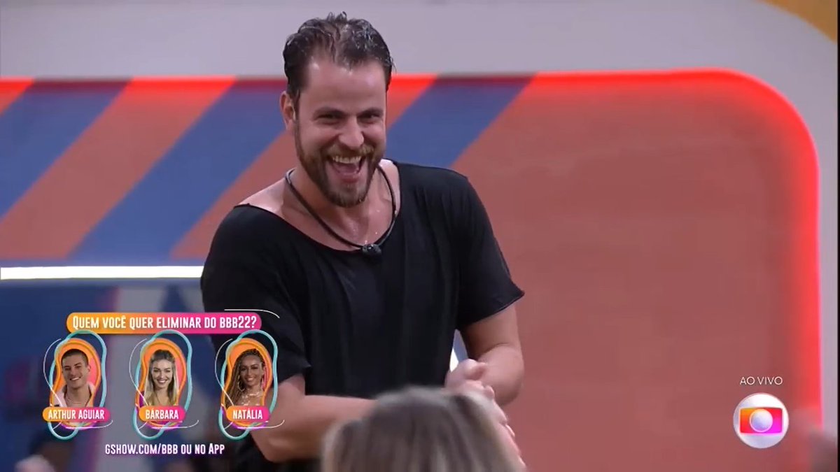 oclaus__'s tweet image. o BBB que a gente torce pra um hétero top e pra um infiel. #bbb22