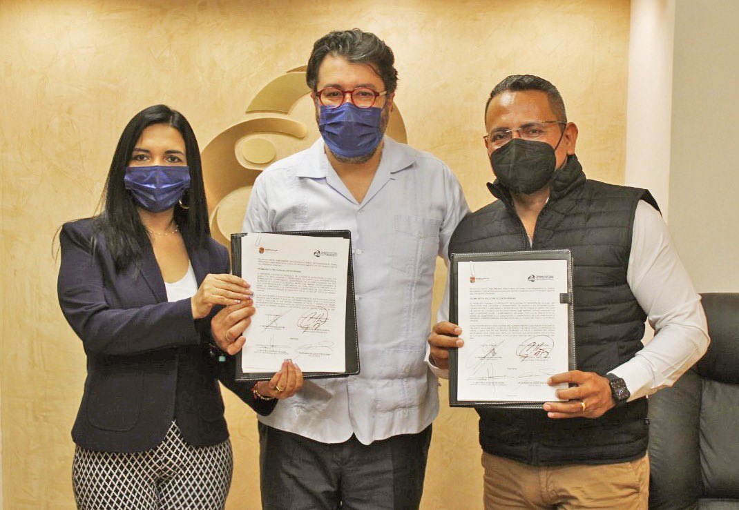 gbatizg's tweet photo. A fin de implementar mecanismos tecnológicos que propicien una justicia más cercana, abierta y transparente de cara a la ciudadanía, al tiempo que eficienten nuestros procesos internos, suscribimos convenio de colaboración con el @icti_chiapas. Agradezco a su DG @helmerferras. https://t.co/csKLIEDfdp